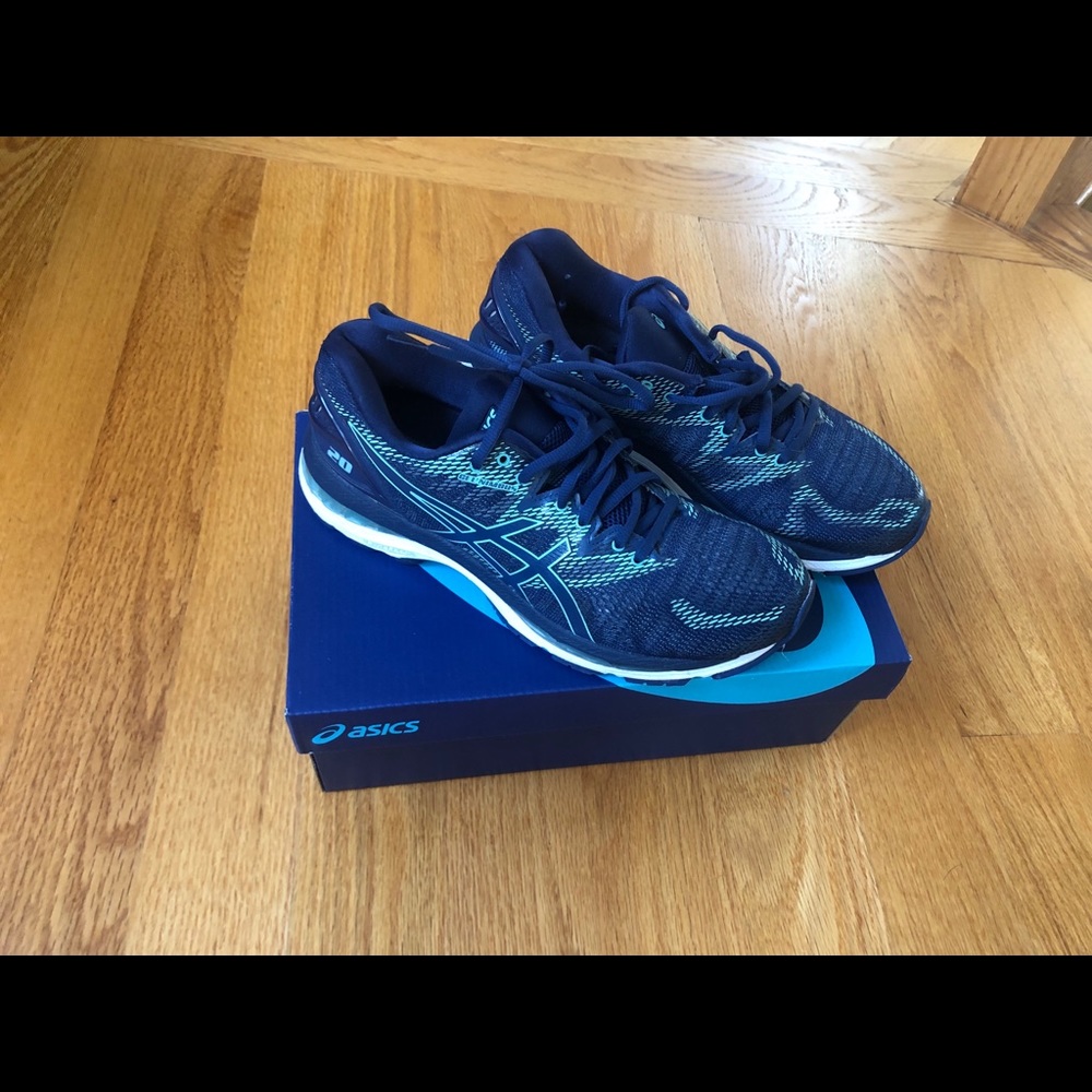 NWOT Asics Gel-Nimbus 20 Size 8.5